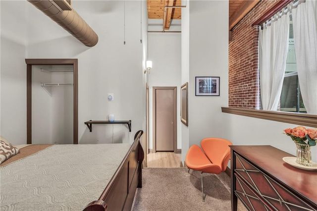 308 W 8th Street 201, Kansas City, MO 64105