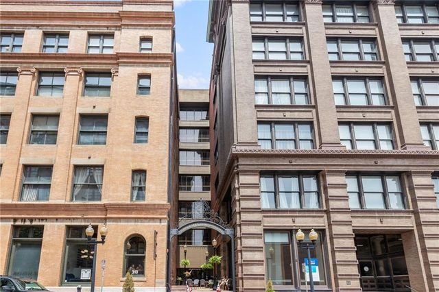 308 W 8th Street 201, Kansas City, MO 64105
