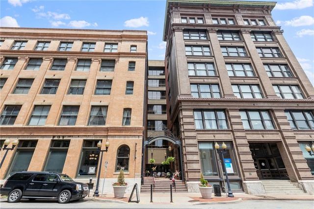 308 W 8th Street 201, Kansas City, MO 64105