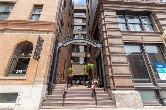 308 W 8th Street 201, Kansas City, MO 64105