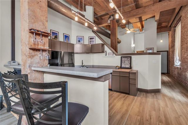 308 W 8th Street 201, Kansas City, MO 64105
