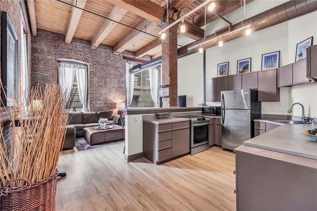 308 W 8th Street 201, Kansas City, MO 64105