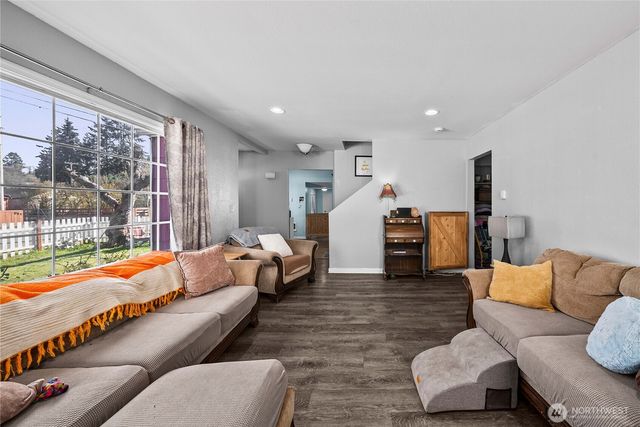 810 98th Street S, Tacoma, WA 98501