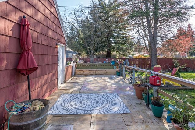 810 98th Street S, Tacoma, WA 98501