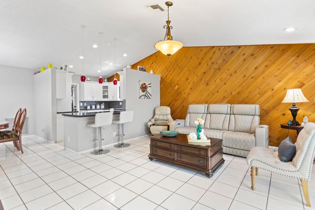 8620 NW 48th Street, Lauderhill, FL 33351