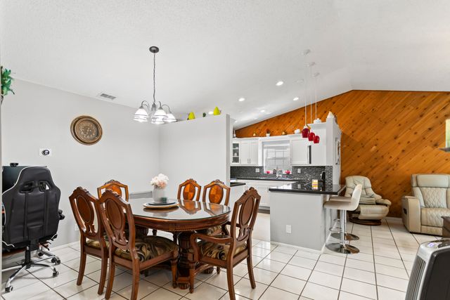 8620 NW 48th Street, Lauderhill, FL 33351