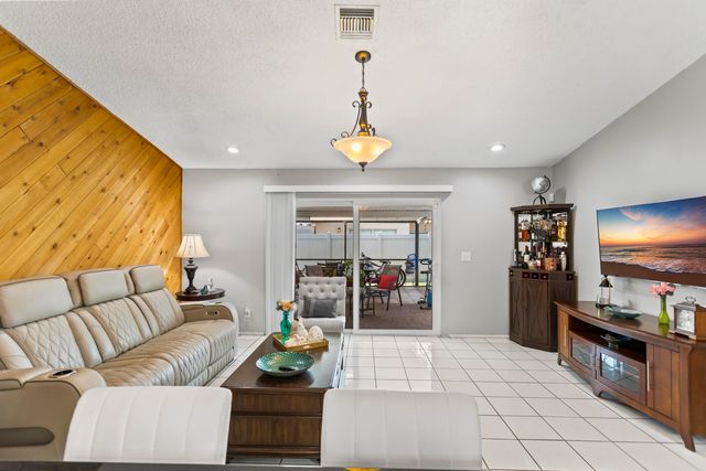 8620 NW 48th Street, Lauderhill, FL 33351