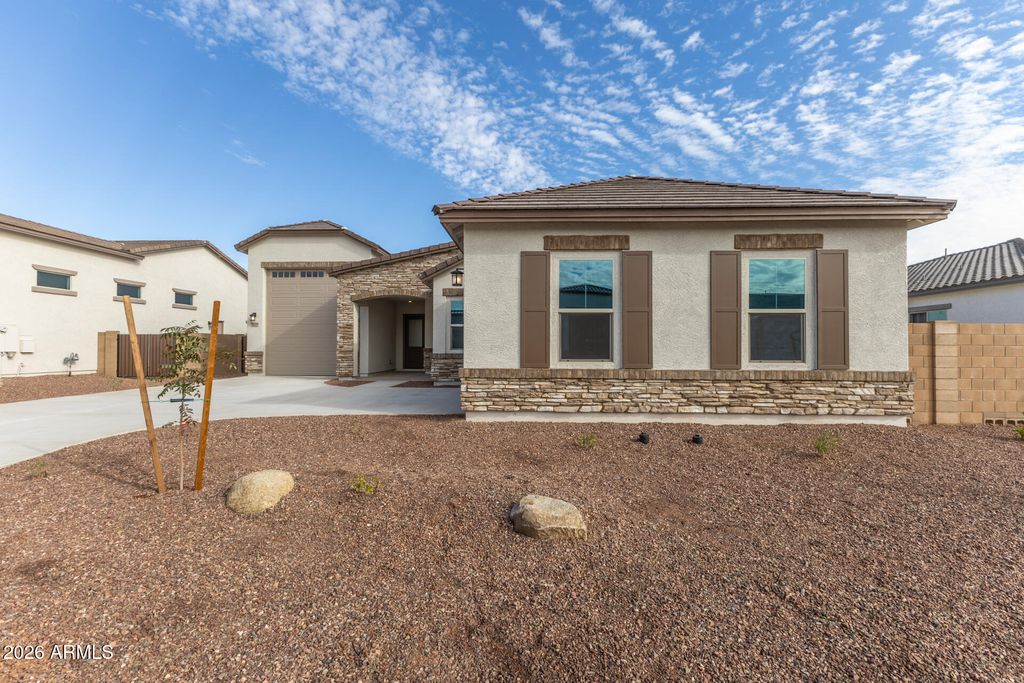 8819 N 173RD Avenue, Waddell, AZ 85355