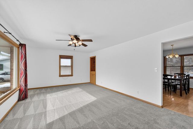 532 Rose Ann DRIVE, Burlington, WI 53105