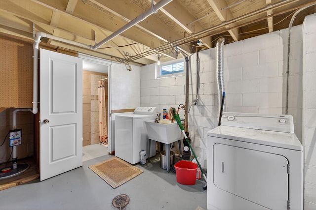 532 Rose Ann DRIVE, Burlington, WI 53105