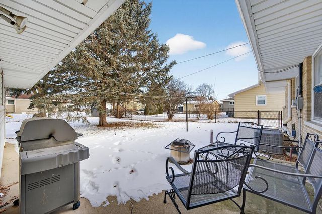 532 Rose Ann DRIVE, Burlington, WI 53105
