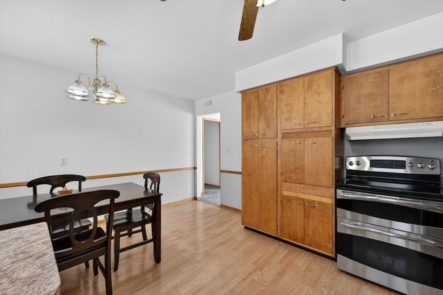 532 Rose Ann DRIVE, Burlington, WI 53105