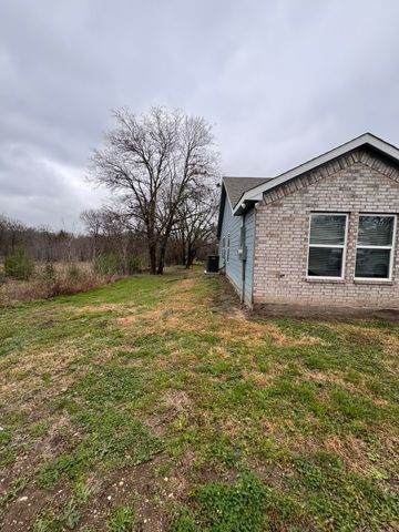 206 White Street, Italy, TX 76651