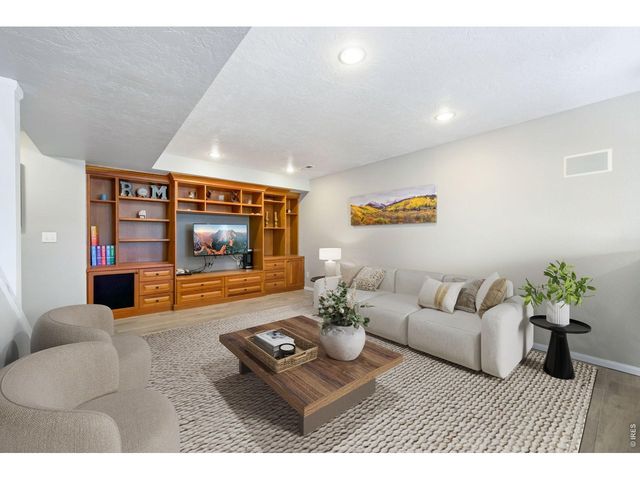 5620 Wild Plum Dr, Loveland, CO 80537