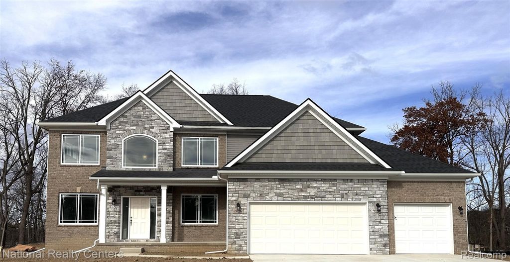 53185 Woodland Meadows, Chesterfield Township, MI 48047