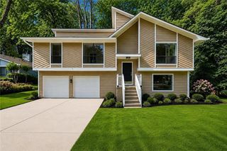 996 Park Forest Trail NW, Lilburn, GA 30047