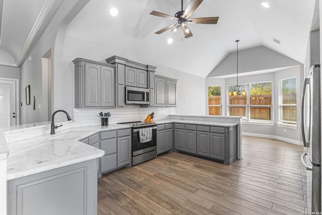 291 Strasbourg, Castroville, TX 78009