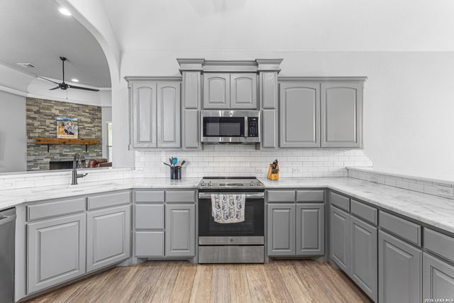 291 Strasbourg, Castroville, TX 78009