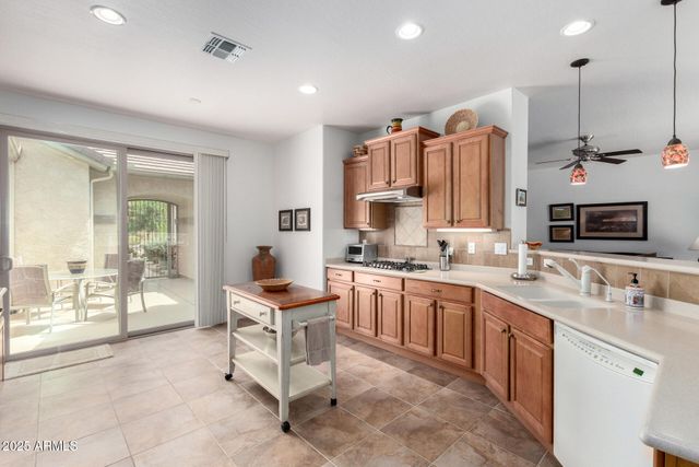 1189 W CUTLEAF Circle, San Tan Valley, AZ 85143