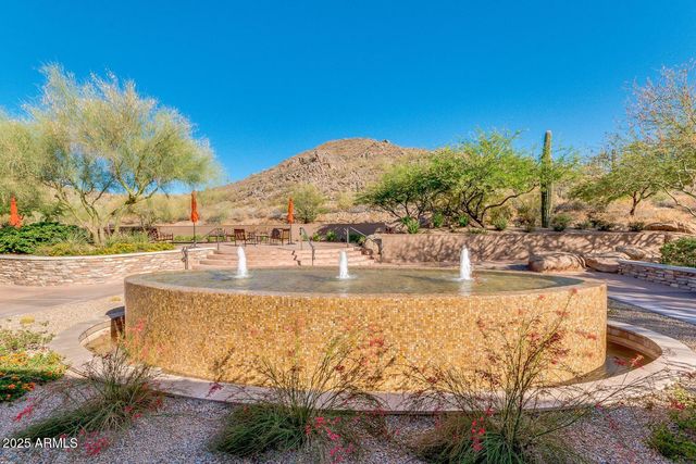 1189 W CUTLEAF Circle, San Tan Valley, AZ 85143