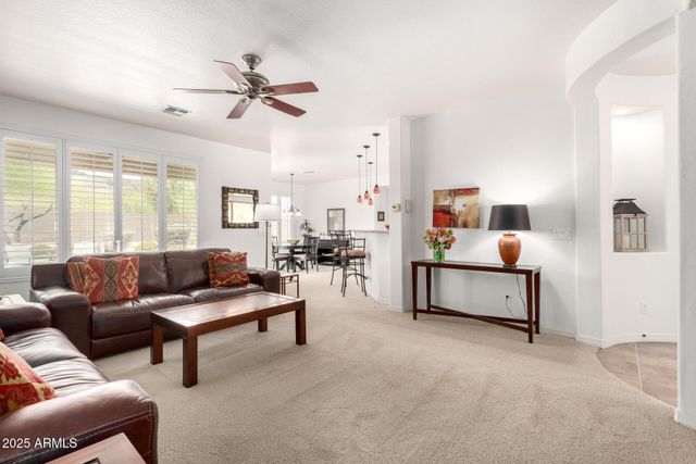 1189 W CUTLEAF Circle, San Tan Valley, AZ 85143