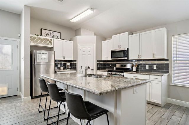 1830 Sherwood Forest Circle, League City, TX 77573