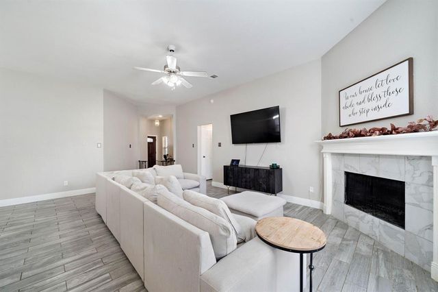1830 Sherwood Forest Circle, League City, TX 77573