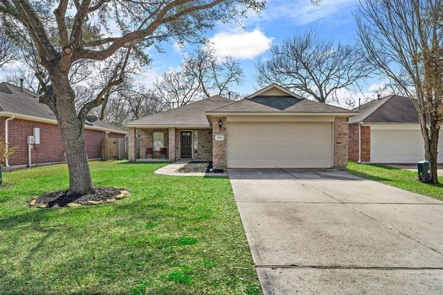 1830 Sherwood Forest Circle, League City, TX 77573