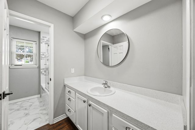 1636 W Red Bird Lane, Dallas, TX 75232