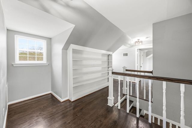 1636 W Red Bird Lane, Dallas, TX 75232