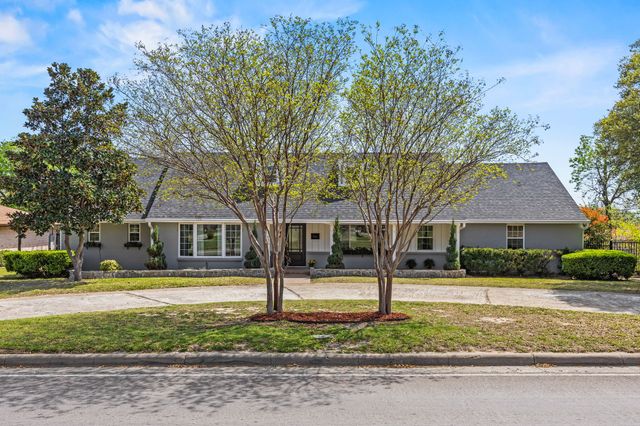 1636 W Red Bird Lane, Dallas, TX 75232