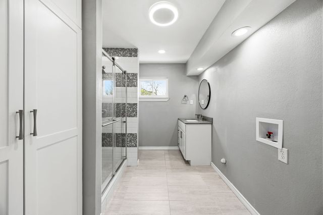 1636 W Red Bird Lane, Dallas, TX 75232