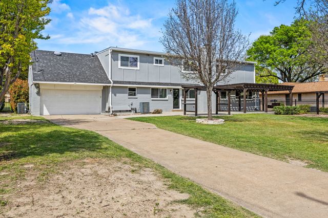 1636 W Red Bird Lane, Dallas, TX 75232