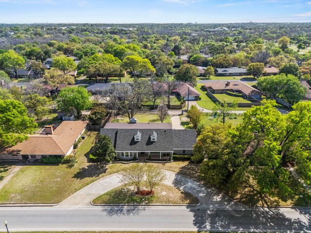 1636 W Red Bird Lane, Dallas, TX 75232