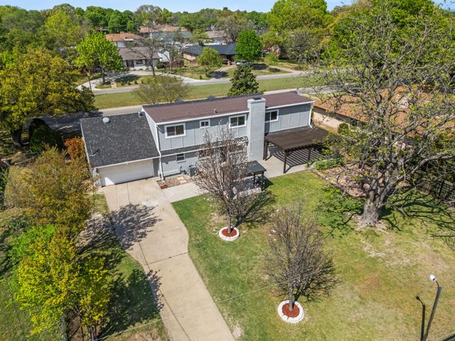 1636 W Red Bird Lane, Dallas, TX 75232