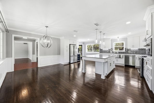 1636 W Red Bird Lane, Dallas, TX 75232