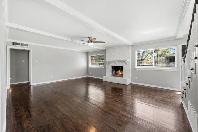 1636 W Red Bird Lane, Dallas, TX 75232