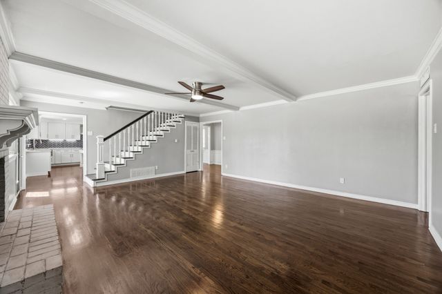 1636 W Red Bird Lane, Dallas, TX 75232