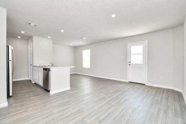 1361 Road 5102, Cleveland, TX 77327
