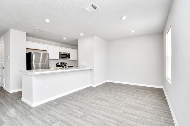 1361 Road 5102, Cleveland, TX 77327