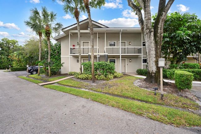 11863 Wimbledon Circle 543, Wellington, FL 33414