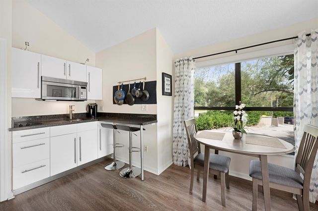 11863 Wimbledon Circle 543, Wellington, FL 33414