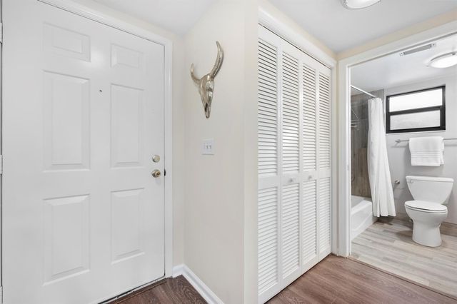 11863 Wimbledon Circle 543, Wellington, FL 33414