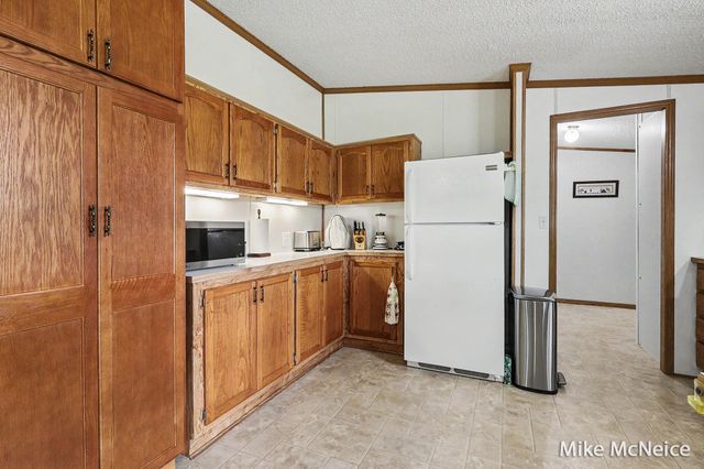 2079 W Mcmillan Road, Fruitland Twp, MI 49445