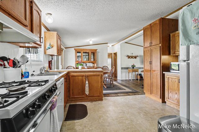 2079 W Mcmillan Road, Fruitland Twp, MI 49445
