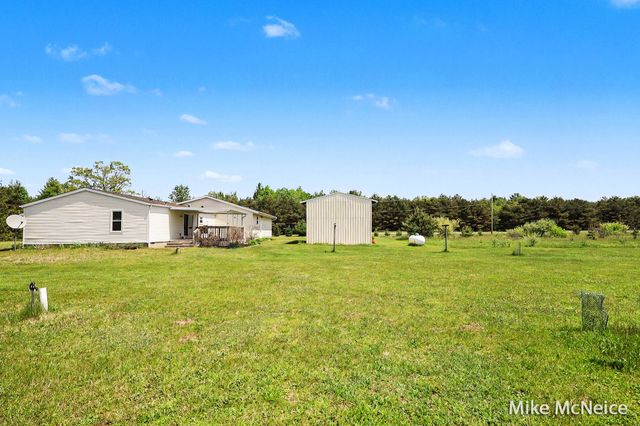 2079 W Mcmillan Road, Fruitland Twp, MI 49445