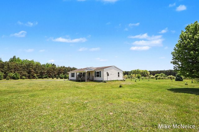2079 W Mcmillan Road, Fruitland Twp, MI 49445