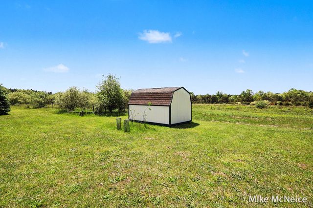 2079 W Mcmillan Road, Fruitland Twp, MI 49445