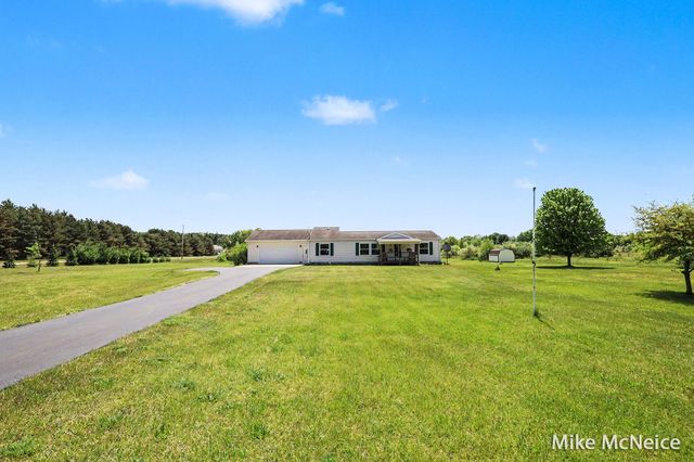 2079 W Mcmillan Road, Fruitland Twp, MI 49445