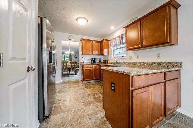 27282 Emerald Oval N, Olmsted Twp, OH 44138